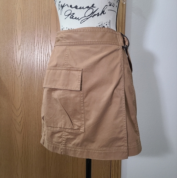 Banana Republic Dresses & Skirts - Banana Republic Cargo Pocket Utility Wrap D-ring Mini Skirt